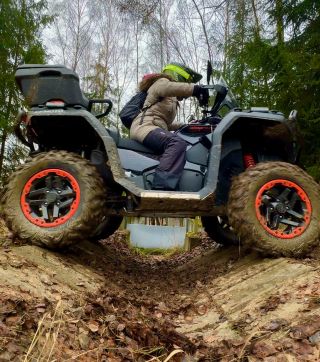 Jak vypadá vánoční večírek v Throttle Punks? Takhle! Žádný juchání s pivem v ruce 🙄 Prostě jsme brzo ráno vstali a...