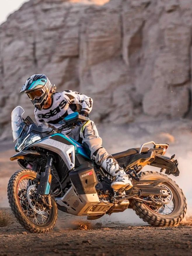 Jaká bude cenovka CFMOTO 1000MT-X?! 🔥 Dobrodružství začíná dřív, než si myslíte! 🌍💨Předobjednávky na zbrusu novýho litra...